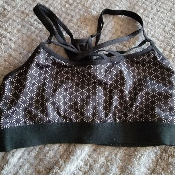 XS Fitted Crop Sports Bra BUNDLE (8) - Picture 9 of 9
